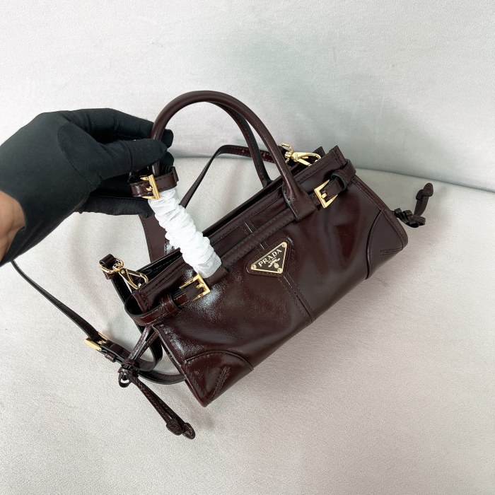 Bonnie mini leather handbag“23.5*12*9CM”-089=