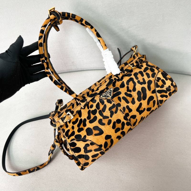 Bonnie medium leather handbag“32*15.5*12CM”-0811=