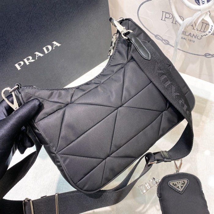 Padded Re-Nylon Shoulder Bag“24*20.5*7CM”-088=