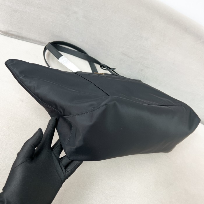 Re-Edition 1978 Large Re-Nylon And Saffiano Leather Tote Bag“43*31*15CM”-087=