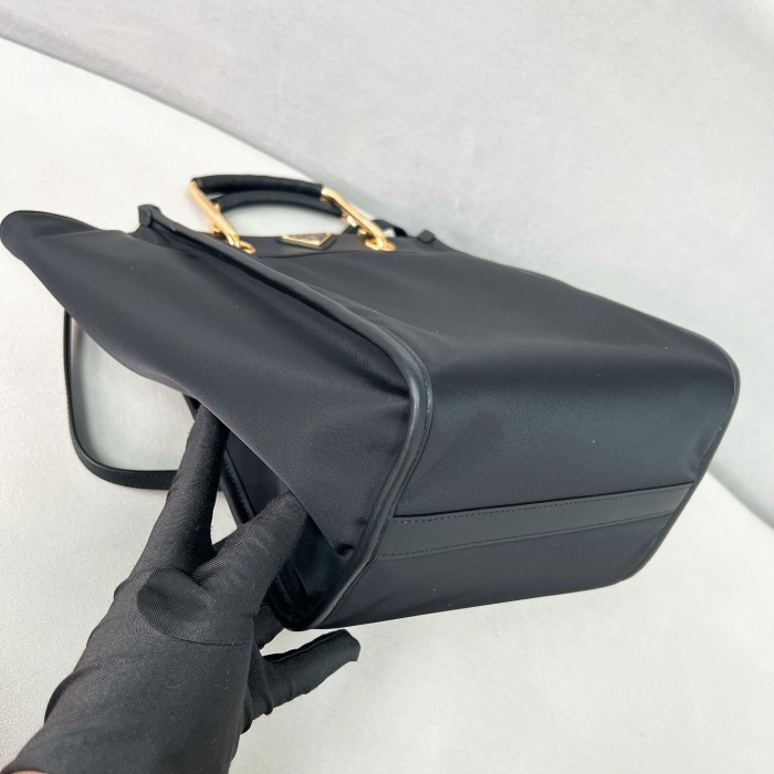 Medium Re-Nylon And Leather Tote Bag“28.5*23*15CM”-089=