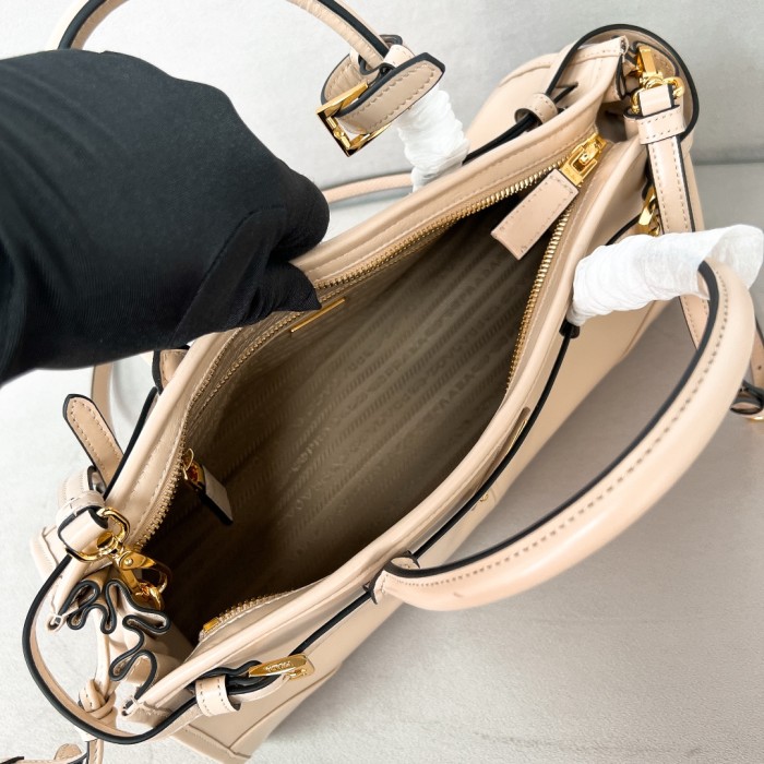 Bonnie medium leather handbag“32*15.5*12CM”-0811=