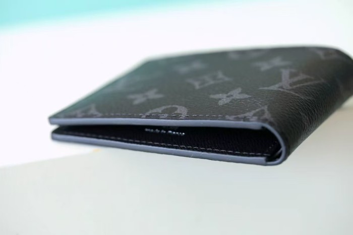 Multiple Wallet Monogram Shadow “11.5*9*1.5CM” 061