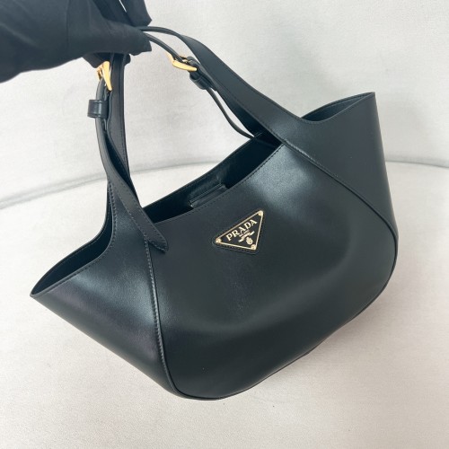 Triangle-Logo Tote Bag“28*20.5*7.5CM”-0811=