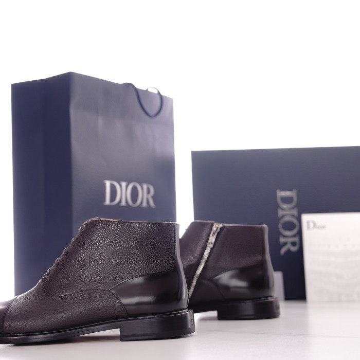 BOOTS  (Male)38-45=