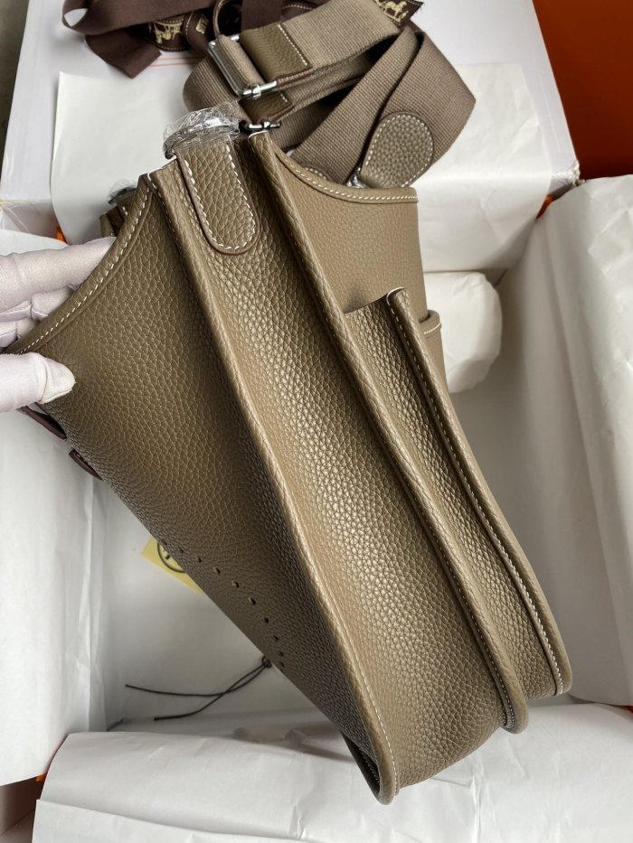 Evelyne Clemence “30*28*7CM”-0551=