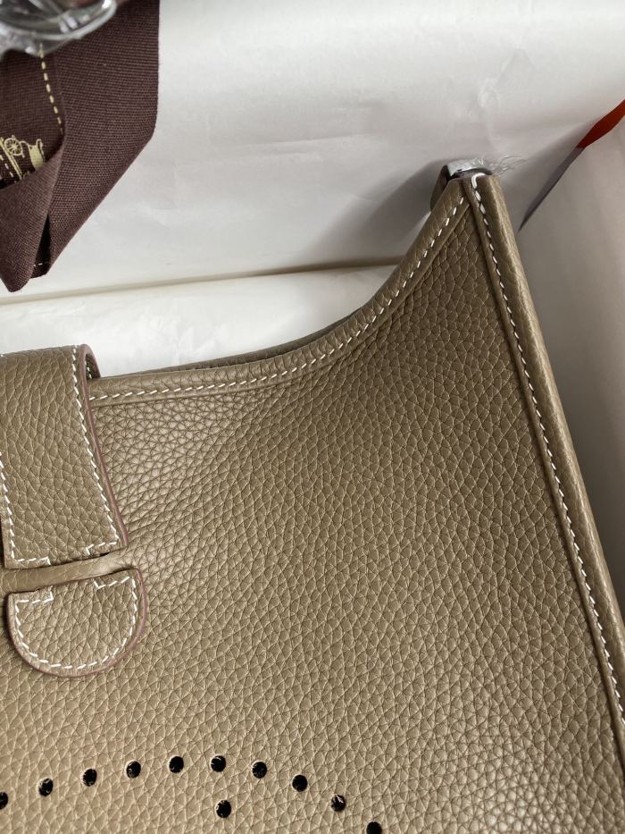 Evelyne Clemence “30*28*7CM”-0551=