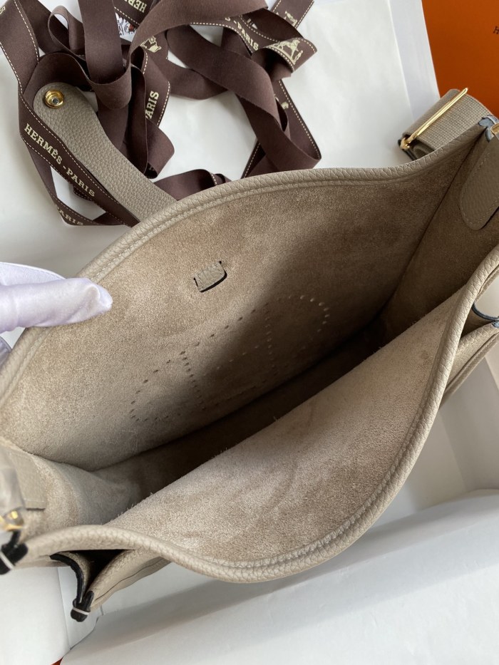 Evelyne Clemence “30*28*7CM”-0551=
