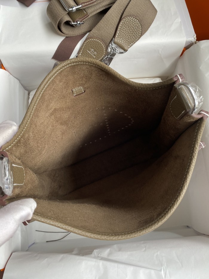 Evelyne Clemence “30*28*7CM”-0551=