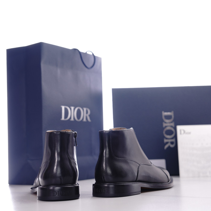 BOOTS  (Male)38-45=