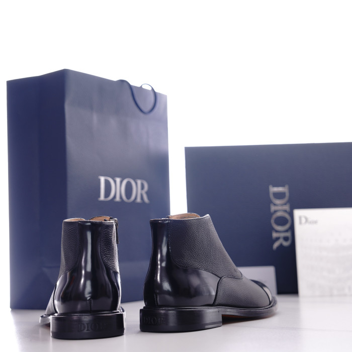 BOOTS  (Male)38-45=