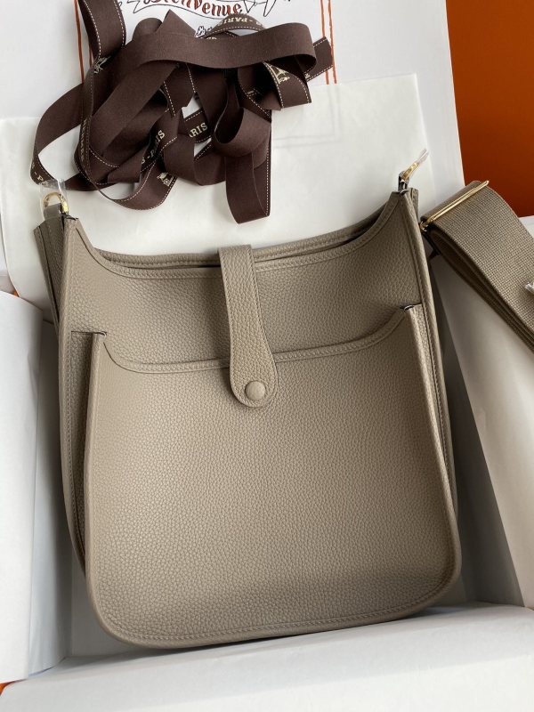 Evelyne Clemence “30*28*7CM”-0551=