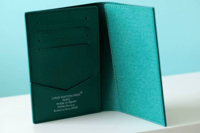 Passport Cover “14*10*2.5CM” 022