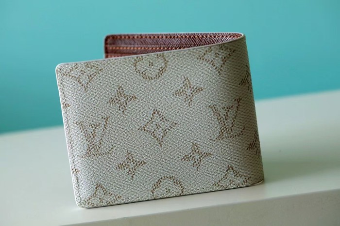 Multiple Wallet Monogram Shadow “11.5*9*1.5CM” 022