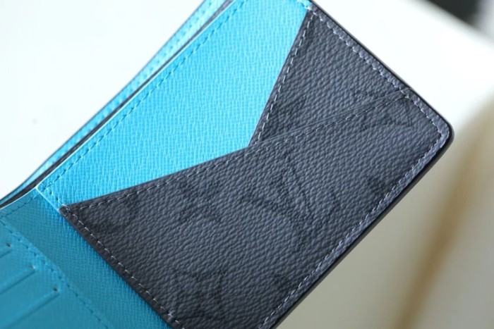 Multiple Wallet Monogram Shadow “11.5*9*1.5CM” 022