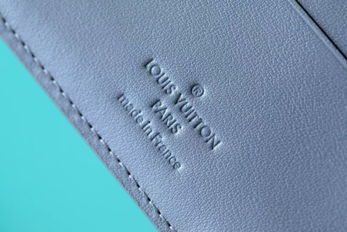 Multiple Wallet Monogram Shadow “11.5*9*1.5CM” 052