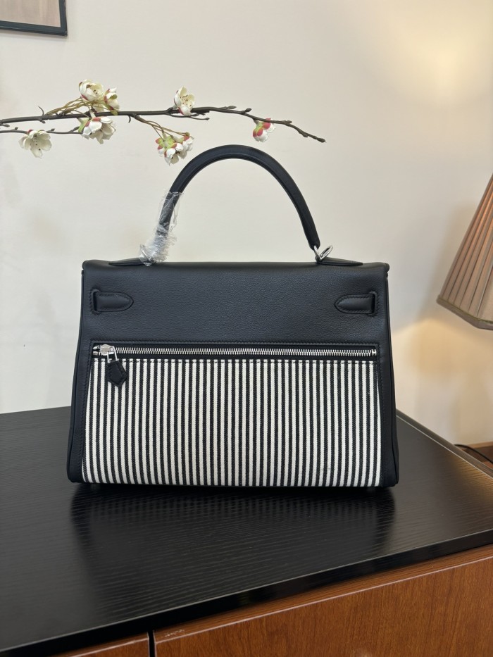 Kelly Lakis Box-Canvas“32*23*11CM”-0062=
