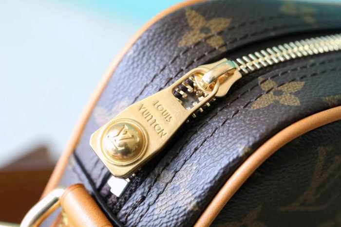 Danube Crossbady Bag “21*15*6CM” 034