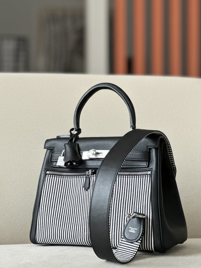 Kelly Lakis 28 Swift-Canvas“28*22*10CM”-0062=