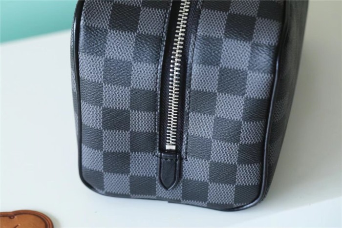 Dopp Kit Locker “28*16.5*15CM” 033