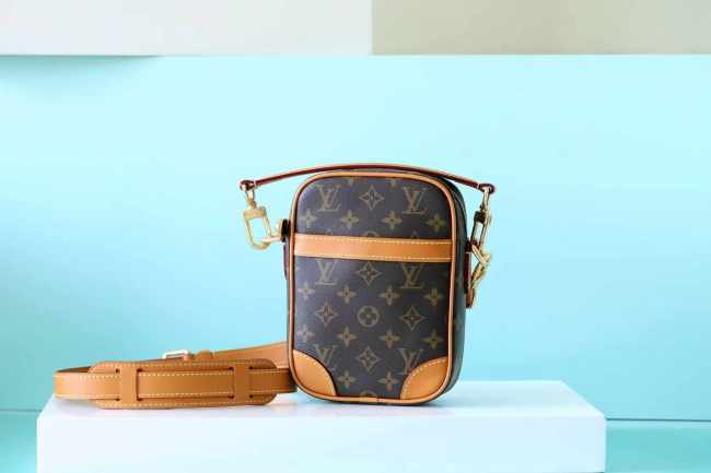 Danube Crossbady Bag “21*15*6CM” 034