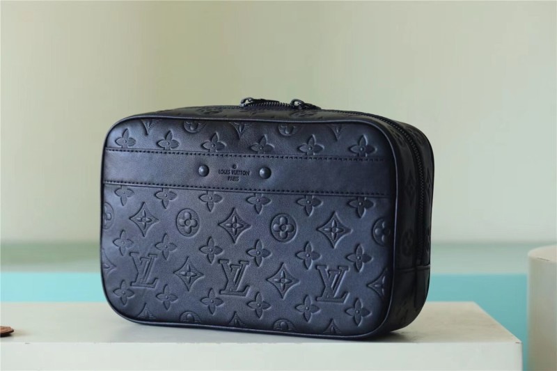 Monogram Shadow Dopp Kit “26*17*7CM” 023