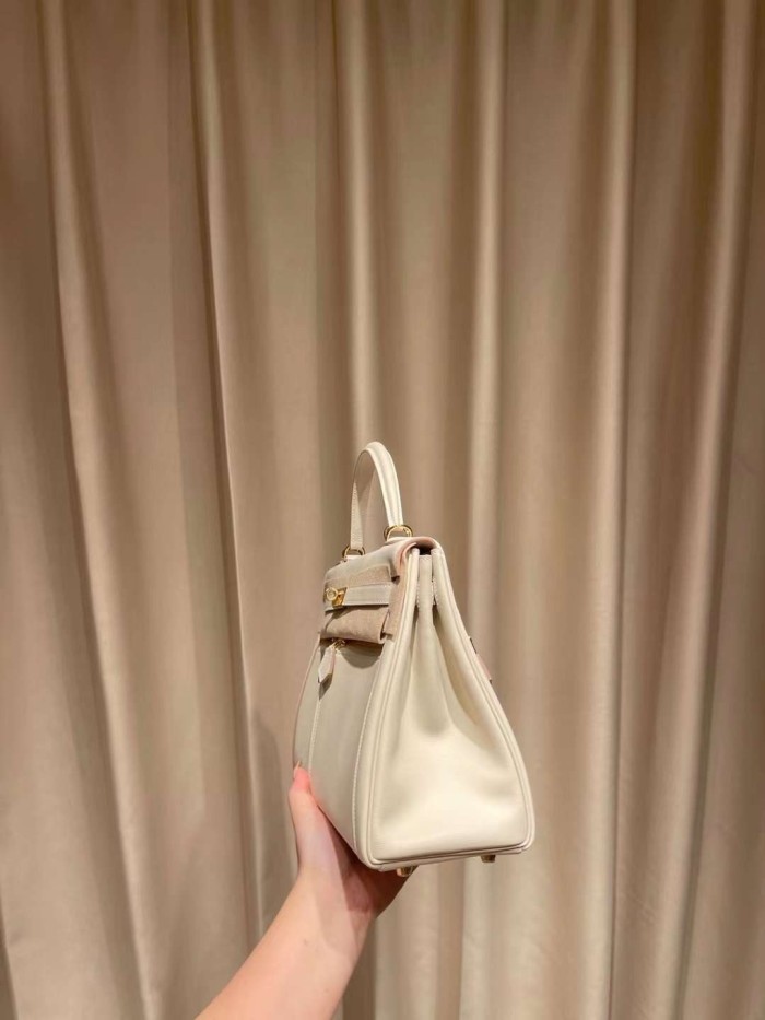Kelly Lakis 32 Box-Canvas“32*23*10.5CM”-0062=