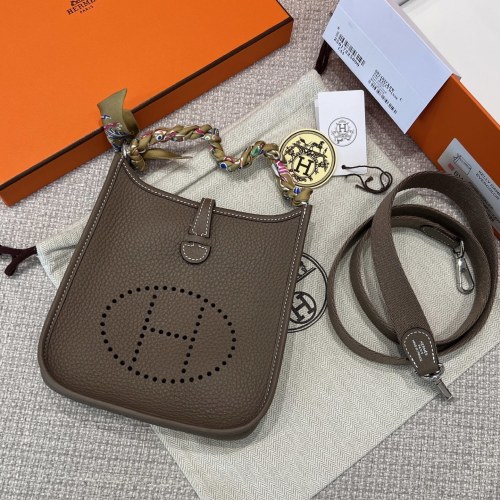 Evelyne Togo 18*16*6CM-008=