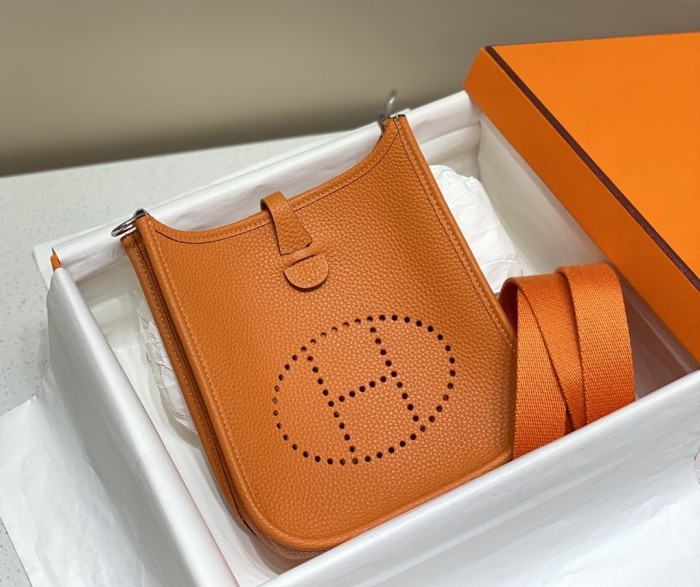 Evelyne Togo“18*18*6CM”-008=