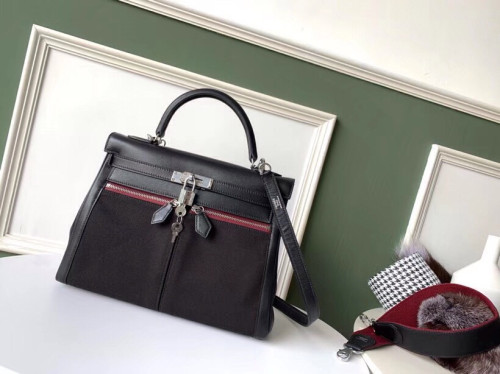 Kelly Lakis 32 Box-Canvas“32*23*10.5CM”-0062=