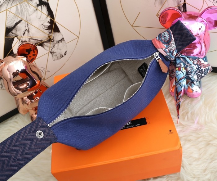 Bride-a-Brac au Carre case“25*21*14”-055=