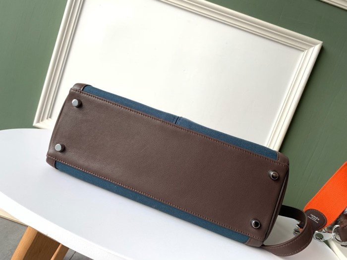 Kelly Lakis 32 Box-Canvas“32*23*10.5CM”-0062=