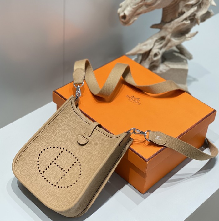 Evelyne Togo“18*18*6CM”-008=