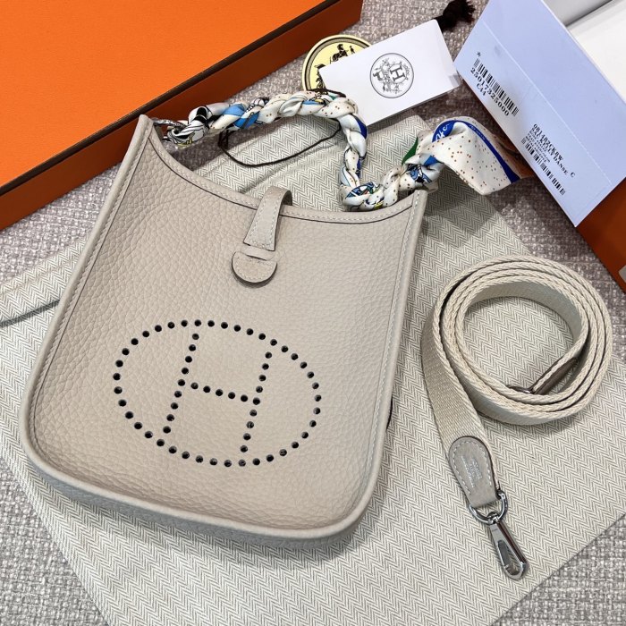 Evelyne Togo 18*16*6CM-008=