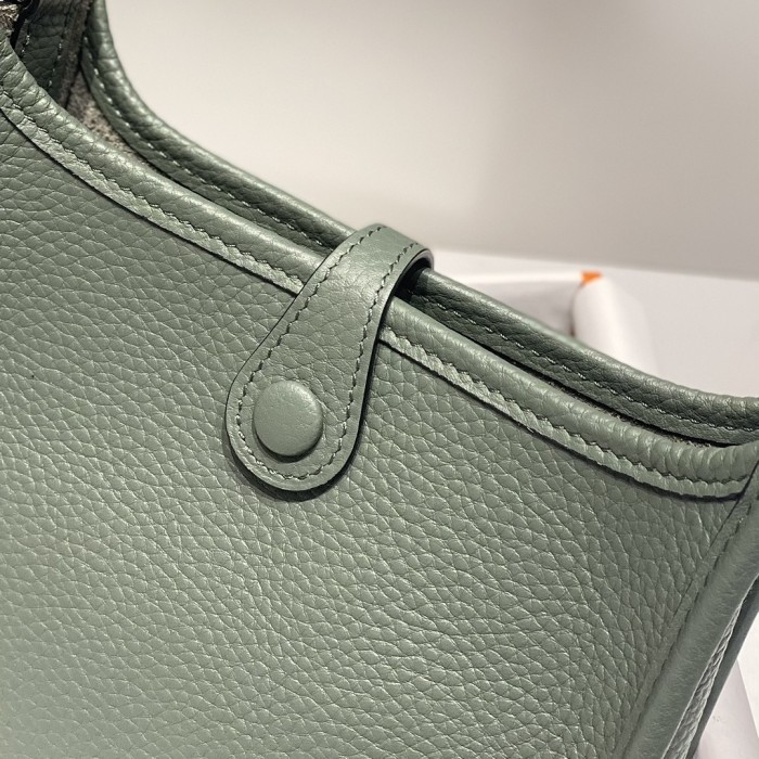 Evelyne Togo“18*18*6CM”-008=