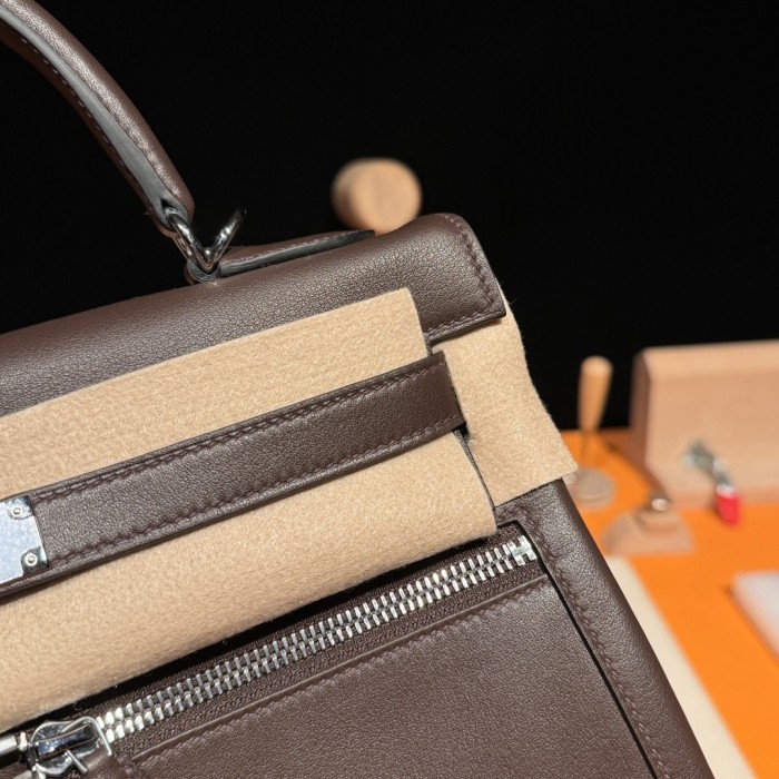 Kelly Lakis 32 Box-Canvas“32*23*10.5CM”-0062=