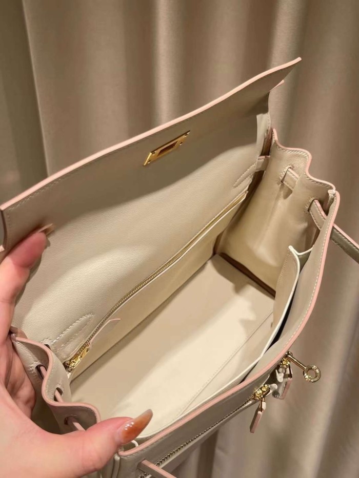 Kelly Lakis 32 Box-Canvas“32*23*10.5CM”-0062=
