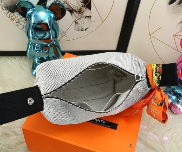 Bride-a-Brac au Carre case“25*21*14”-055=