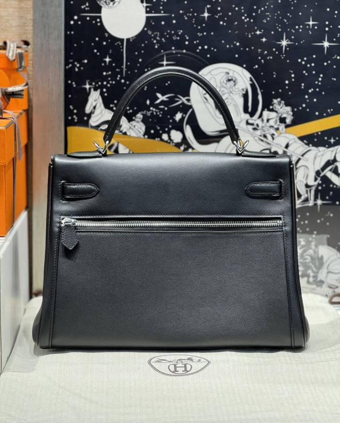 Kelly Lakis 32 Box-Canvas“32*23*10.5CM”-0062=