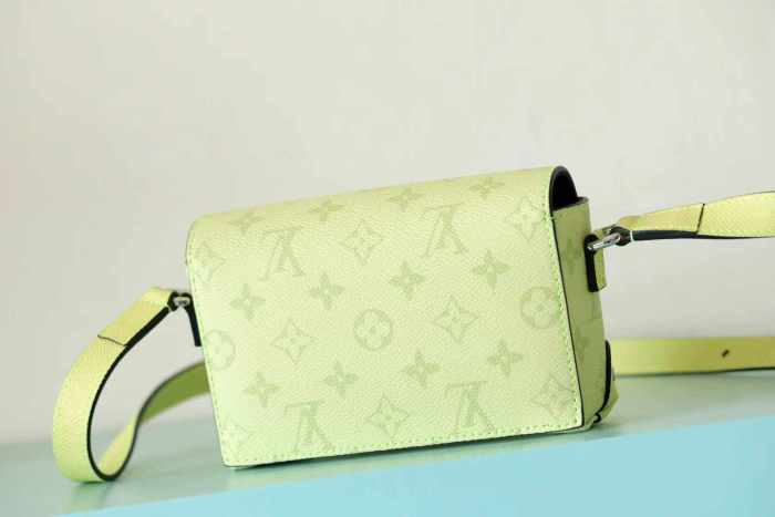 PM Steamer Crossbody Bag “18*11*6.5CM” 074