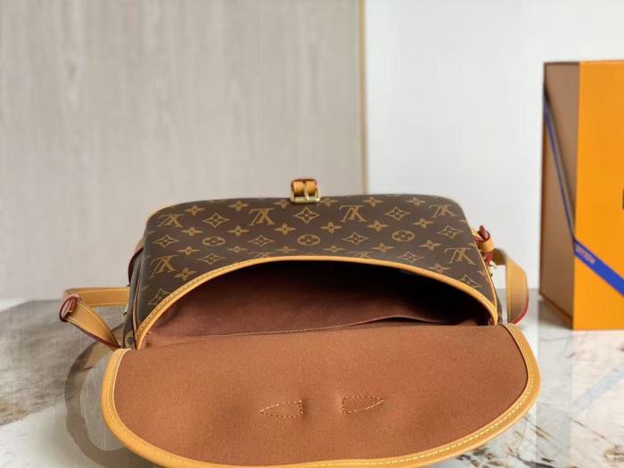 Monogram Saumur 30 “30*24*12CM”  045