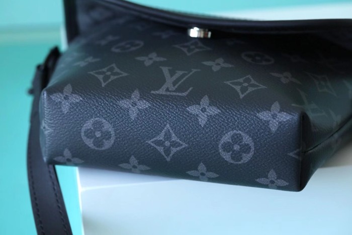 Pulse Crossbody Bag “22.5*16*5CM” 064