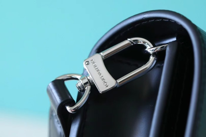 Thames Pouch Epi Leather “25*16*5CM” 064