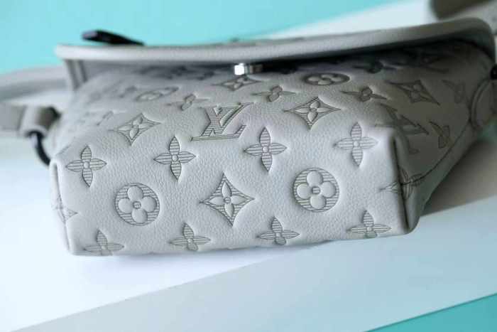 Pulse Crossbody Bag “22.5*16*5CM” 064
