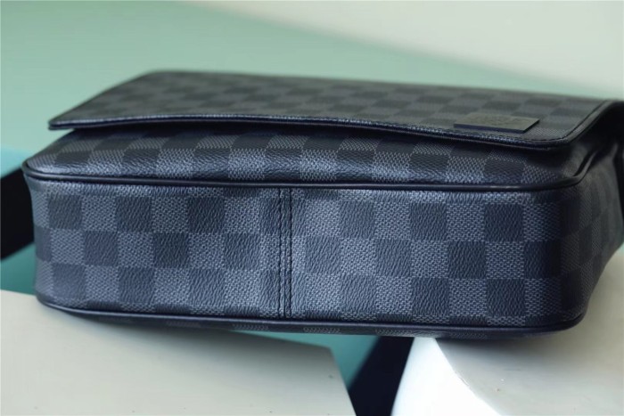 District Crossbody Bag “26*20*7CM” 084