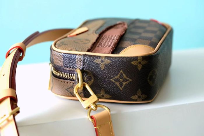 Trocadero Wearable Wallet “13*6.5*20CM” 094