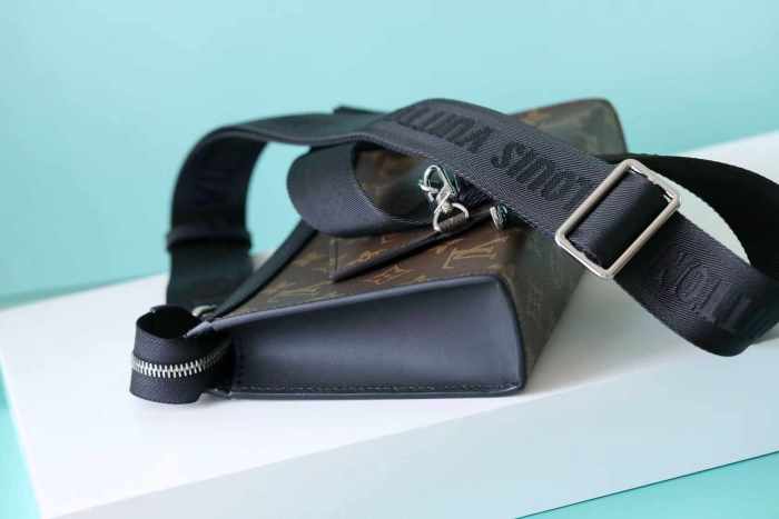 Gaston Crossbody Bag “22*14.5*4.5CM” 084