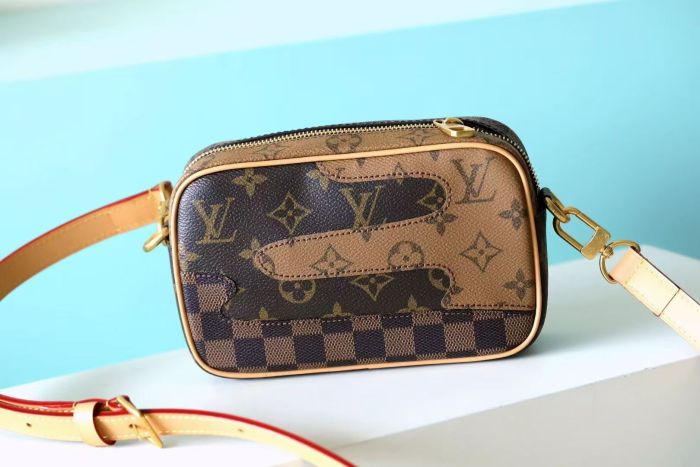 Trocadero Wearable Wallet “13*6.5*20CM” 094
