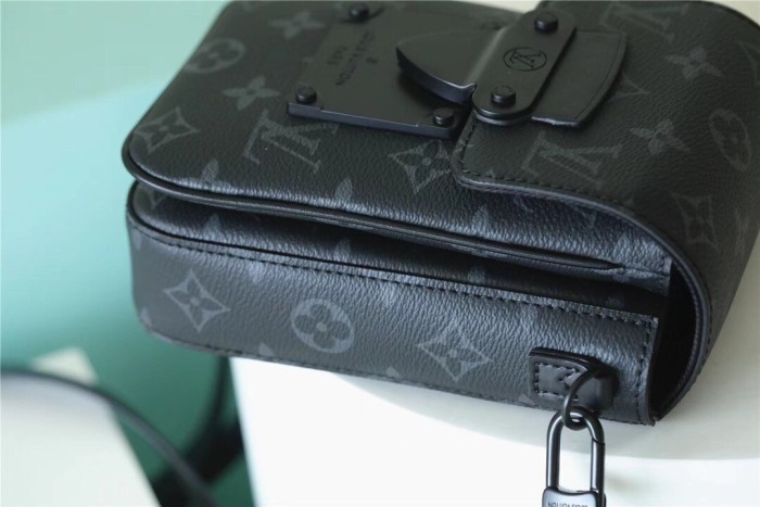 S Lock Vertical Crossbody Bag “19*12*7CM” 074