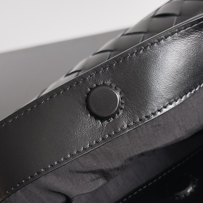 Intrecciato Prism Pouch“25*17*4CM”-066=